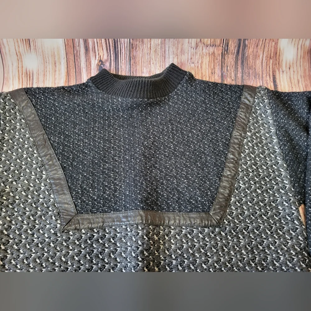 Bugatchi Black and Silver Patterned Crewneck Sweater - Picture 5 of 6